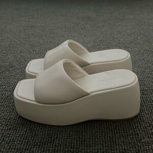 Princess Poly Platform sandals size 8